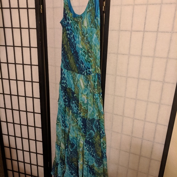 Dress - Picture 4 of 4